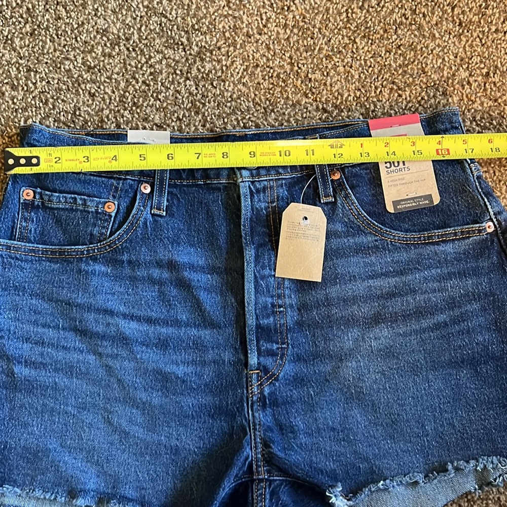 Levi’s 501 Shorts - Picture 15 of 16